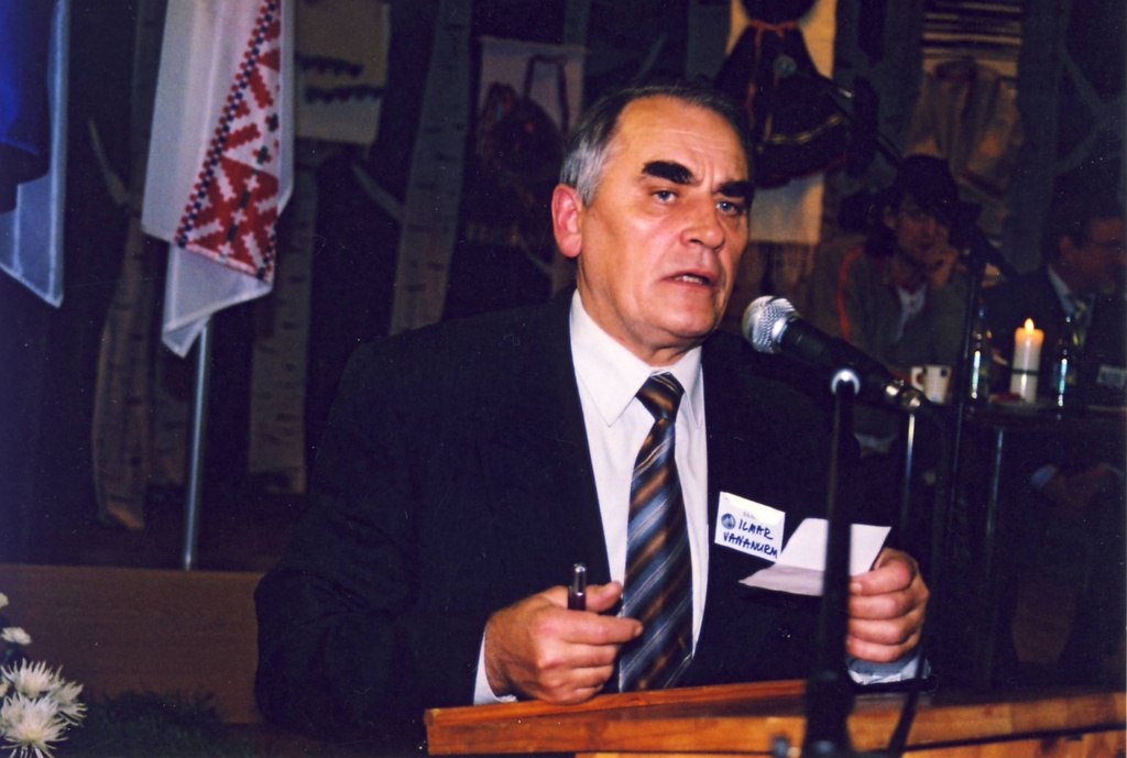 8. Seto Kongress Värska Kultuurikeskuses.Ilmar Vananurm ettekandega esinemas.