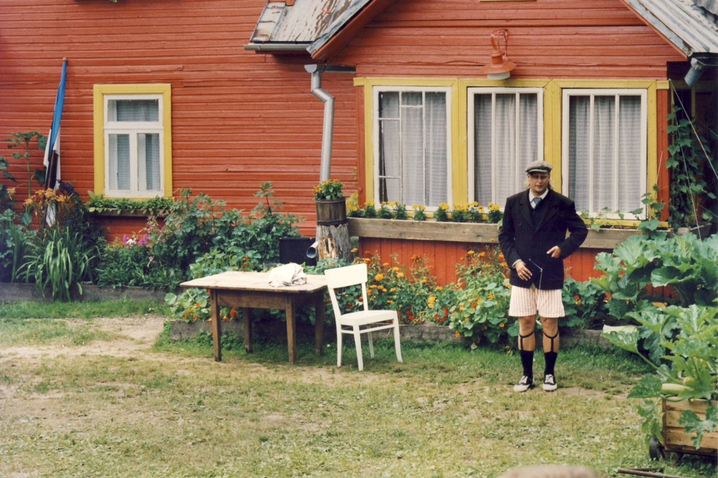 Etenduse ,, Taarka "proovid Obinitsas Seto Seltsimaja õues.