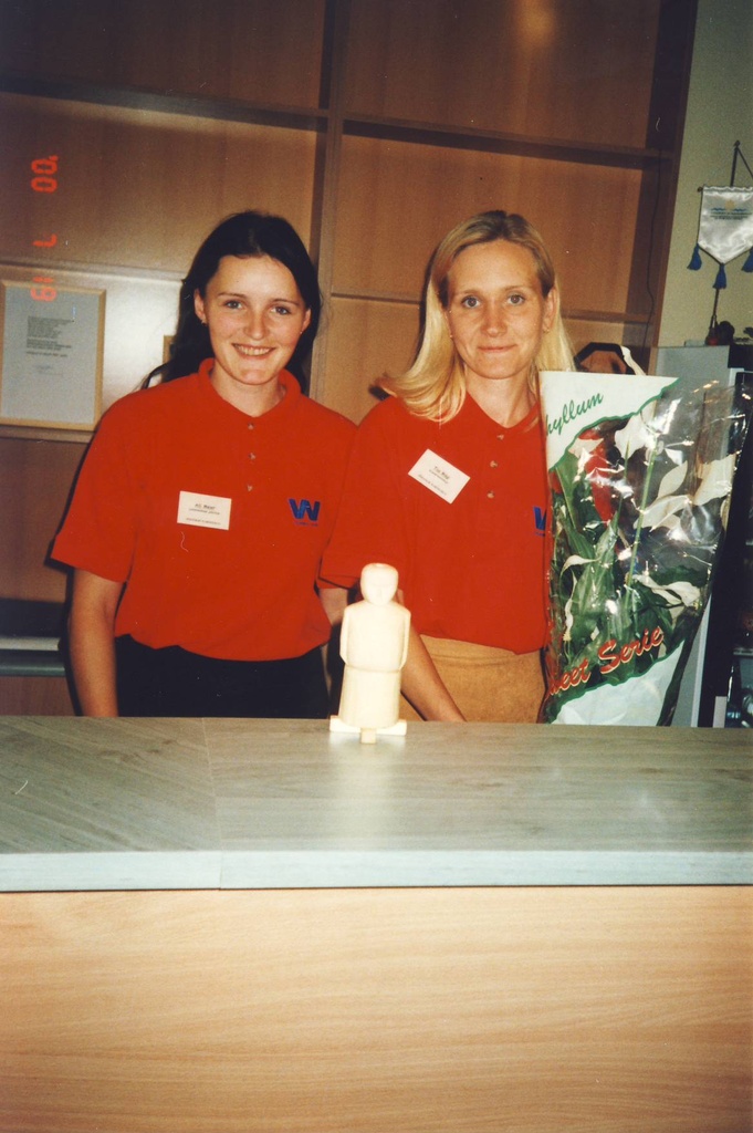 Värska.Hirvemäe Puhkekeskus.Aili Meier, puhkekeskuse juhataja ja Tiia Mägi, klienditeenindaja.