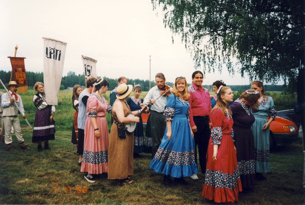 VIII Leelopäev.Väliskülalised In Folk Motion Ensemble  USA-st rongkäigus.
