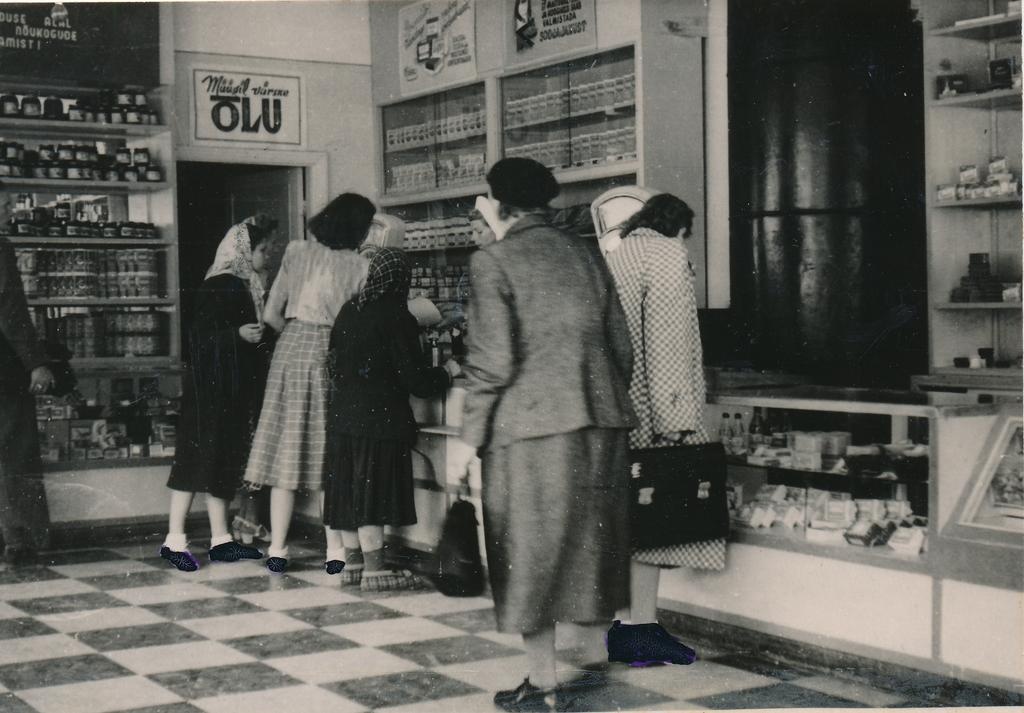 Rakvere, toiduainetekauplus Laial tänaval