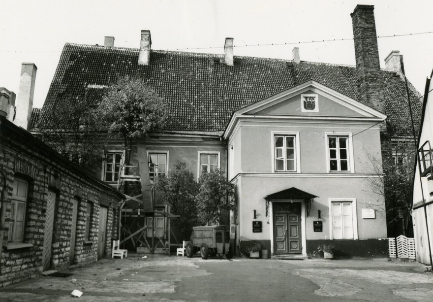 Elamu vanalinnas, vaade tänavalt