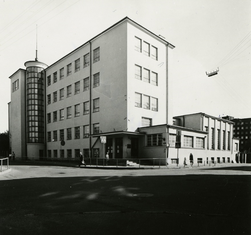 Lenderi koolimaja Tallinnas, vaade Kreutzwaldi ja Kunderi nurgalt. Arhitekt Herbert Johanson