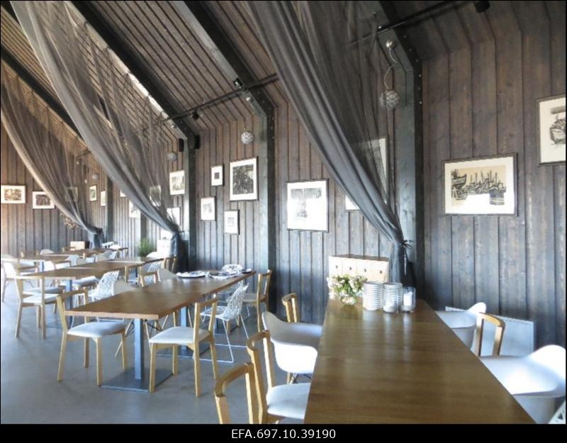 Neeme küla sadamas asuv restoran Ruhe. Sisevaade.