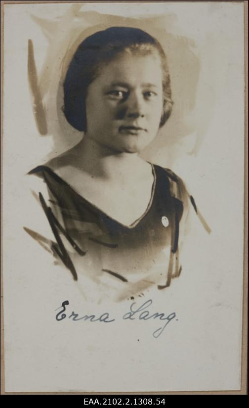 Tartu Õpetajate Seminari õpilane Ernestine Lang, portreefoto