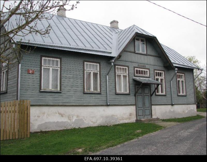 Rannarootsi muuseumi hoone.