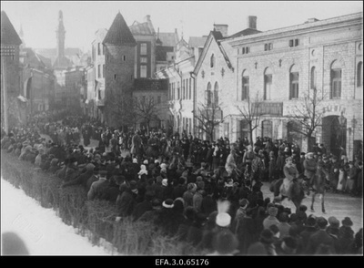 Vabadussõda. Langenud Soome vabatahtlike saatmine kodumaale. Leinarongkäik Viru tänaval.  duplicate photo