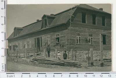 Kasarmu hoone valmissaamisel  duplicate photo