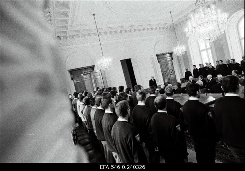 Piirivalve 70. aastapäeva tähistamine. President Lennart Meri ja valitsuse liikmed kohtuvad esimese Eesti Vabariigi aegsete piirivalvetöötajatega.