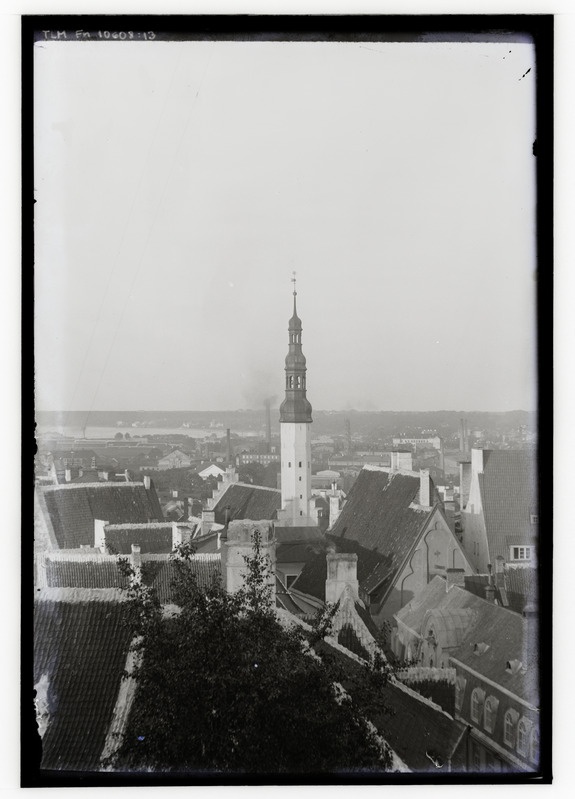 Tallinn, vaade Püha Vaimu kirikule Toompealt