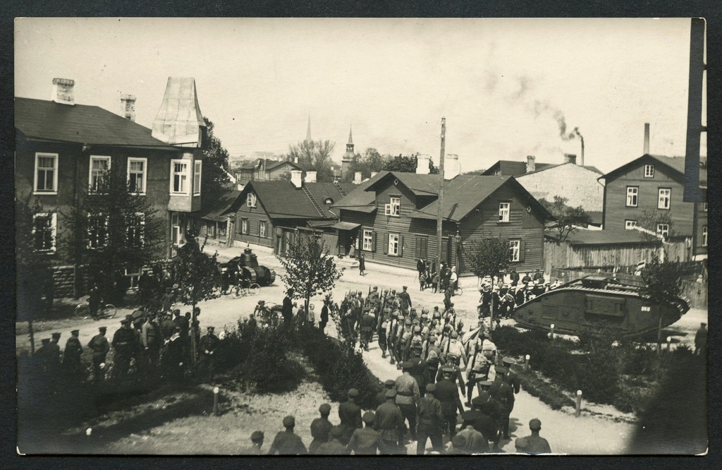 Tank Uku and marching military personnel (today on the crossroads of Juhkental and Staadion in Tallinn)