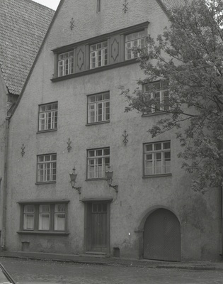 Elamu vanalinnas Lai 38  similar photo