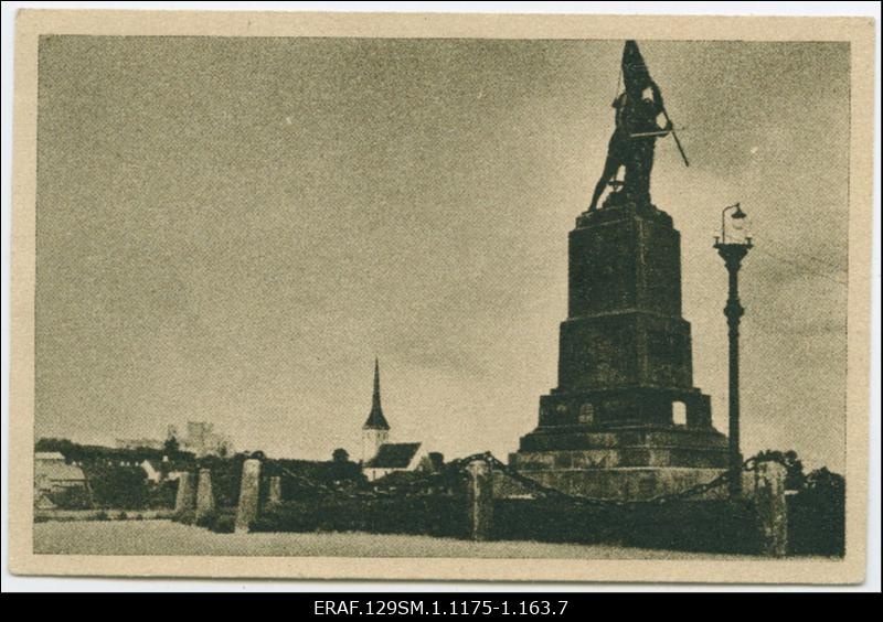 Vaade Vabadussõja mälestussambale Rakveres. Fotopostkaart