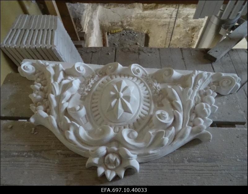 Riisipere mõis. Renoveerimistööd mõisa peahoones. Stukkdekoori taastamistööd.