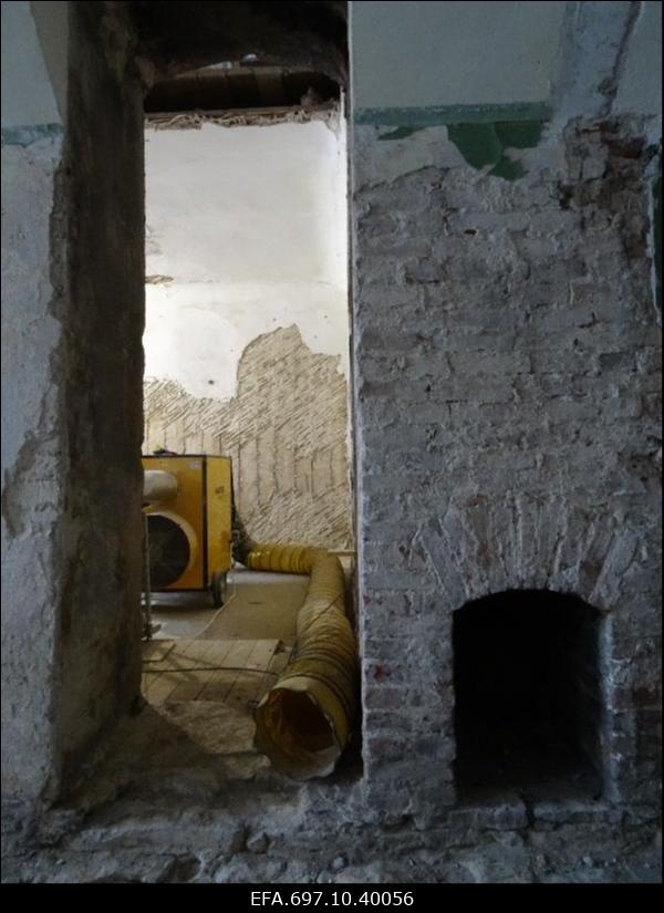 Riisipere mõis. Mõisa peahoone renoveerimistööd. Võlvkeldri väljakaevamimine.