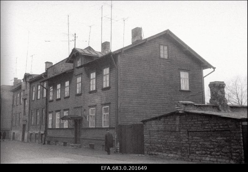 Puumaja Koidu t 68.
