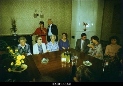 Taani delegatsioon vastuvõtul Välismaaga Sõpruse ja Kultuurisidemete Arendamise Eesti Ühingus.  similar photo