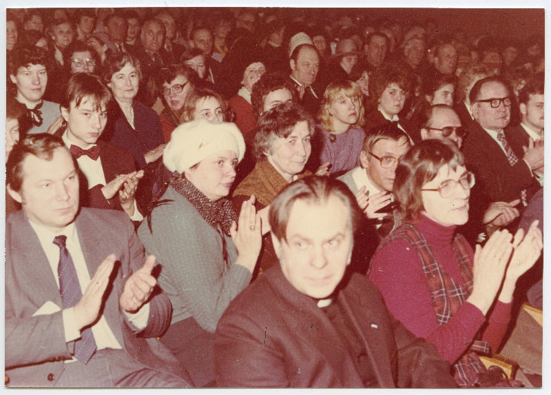 Eesti Vabariigi aastapäeva tähistamine Valga kultuurimajas. Vaade saali