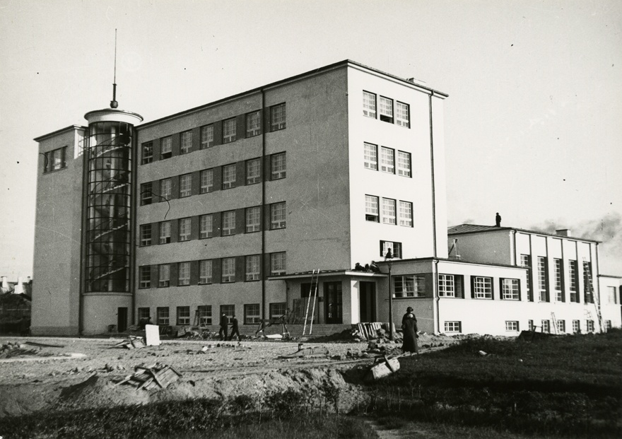 Lenderi gümnaasium, vaade. Arhitekt Herbert Johanson