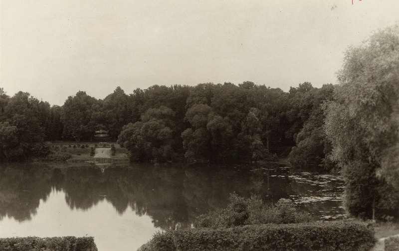 Raadi järv.