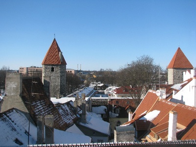 Vaade Tallinna vanalinnale endise Eesti NSV Riikliku Julgeoleku Komitee hoonest Pagari tänav 1.  similar photo