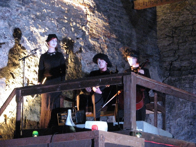 Etendus Katariina käigus.