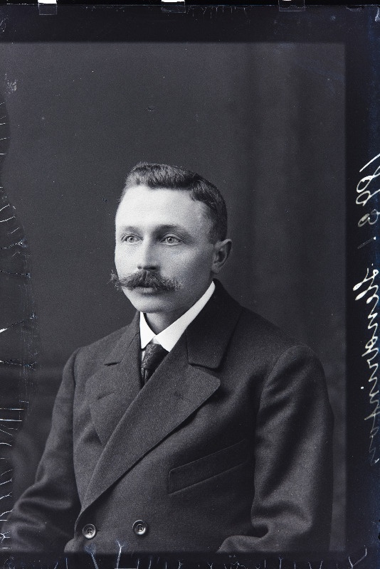 Hendrikson.