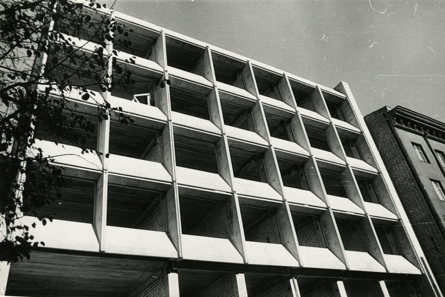 ETKVL haldushoone Tallinnas. Ehitustööd. Arhitektid Mart Kalling, Olga Bruns