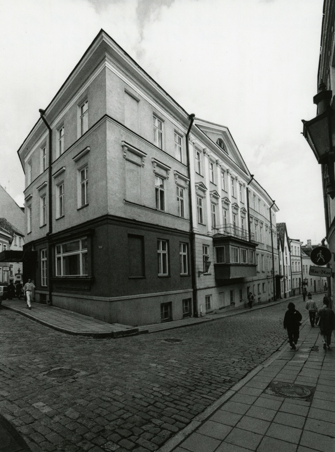 Hotell Tallinna vanalinnas, hoone vaade nurgalt. Arhitekt Christian A. Gabler, ü/e Karl Burman