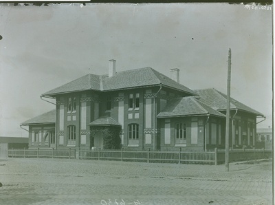 Eesti Üliõpilaste Seltsi hoone Viljandi tänavas.  duplicate photo