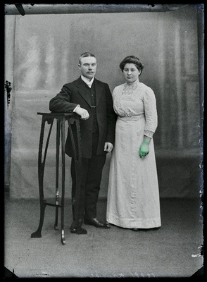 Noorpaar Krusberg.  duplicate photo