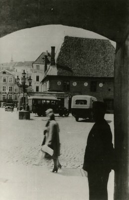 Tallinna vaekoja hoone, vaade kangialusest  duplicate photo