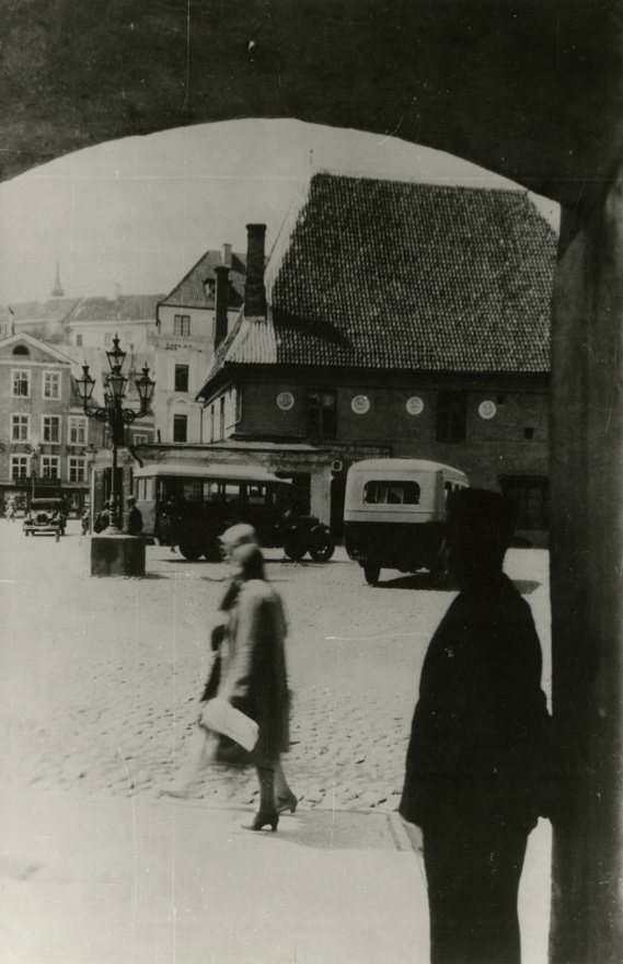 Tallinna vaekoja hoone, vaade kangialusest