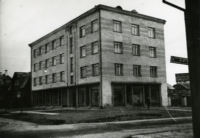 Korterelamu Tallinnas Pelgulinnas Telliskivi 38, hoone vaade (repro). Arhitekt Eugen Habermann  duplicate photo