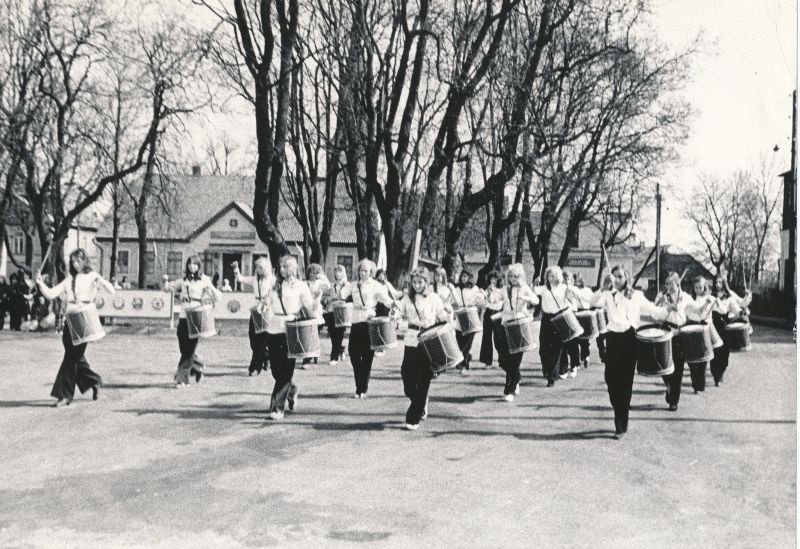 Haapsalu Kultuurimaja trummarid maipühadel 1975.aastal