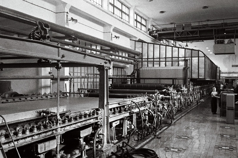 Kehra Tselluloosi- ja Paberikombinaadi uus paberitsehh.