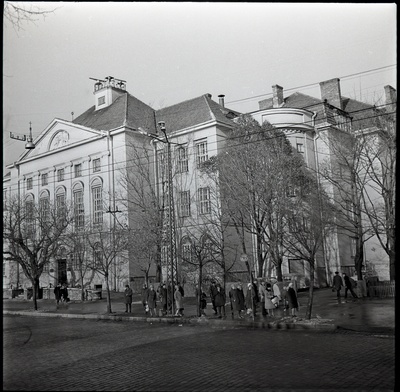 Tallinna 7. keskkool, endine Tallinna Linna Tütarlaste Kommertsgümnaasium, hiljem Inglise kolledž. 2 vaadet. Arhitekt Erich Jacoby, ins Aleksander Rosenberg  similar photo