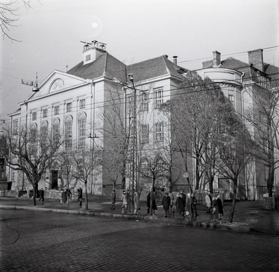 Tallinna 7. keskkool, endine Tallinna Linna Tütarlaste Kommertsgümnaasium, hiljem Inglise kolledž. 2 vaadet. Arhitekt Erich Jacoby, ins Aleksander Rosenberg  similar photo