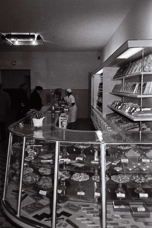 Uus kauplus Põltsamaal.