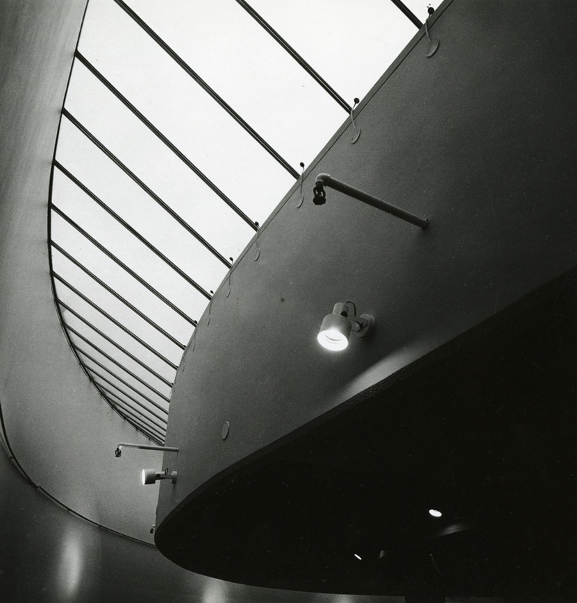 Kauplus Turist. Interjöör, laedetail. Arhitektid Peep Jänes, Henno Sepmann; sisearhitekt Aulo Padar