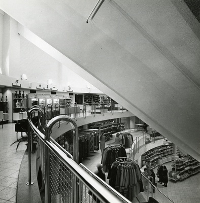 Kaupluse "Turist" interjöör, vaade kaupluseruumile ülalt. Arhitektid Peep Jänes, Henno Sepmann, sisekujundus Aulo Padar  similar photo