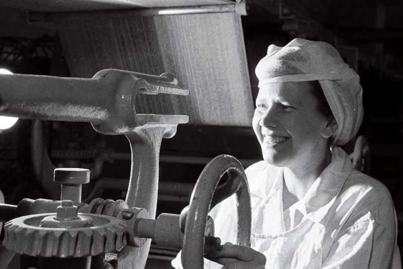 Kondiitritoodete vabriku Kalev biskviiditsehhi brigadir Virve Pajumäe.