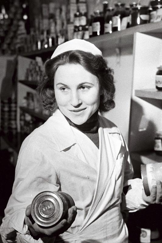 Toiduainete kaupluse Lasnamäe vanemmüüja Liidia Meister.