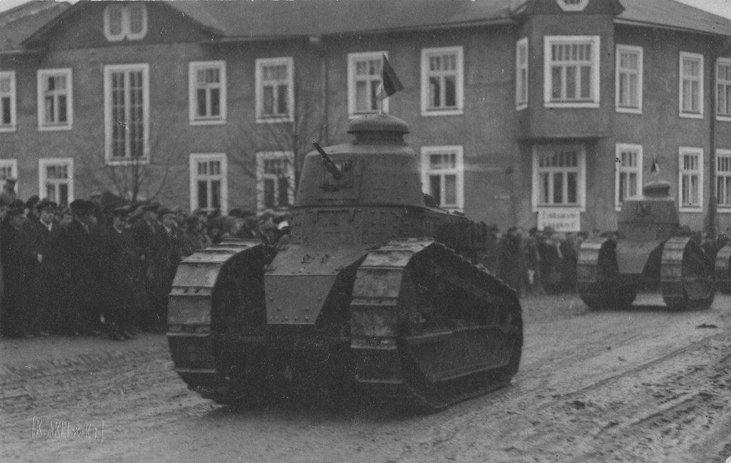 Tanks on Juhkentali Street