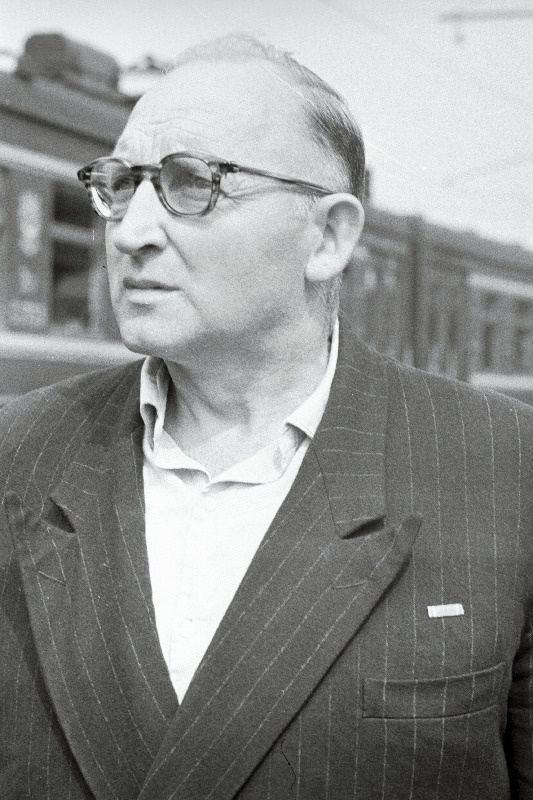 Tallinn-Väike mootorvedurite depoo meister, Lenini ordeni kandja E. Kaska.