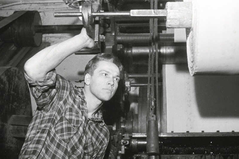 Tekstiilivabriku 1. Detsember eesrindlik trükkija Mihhail Kozlov.