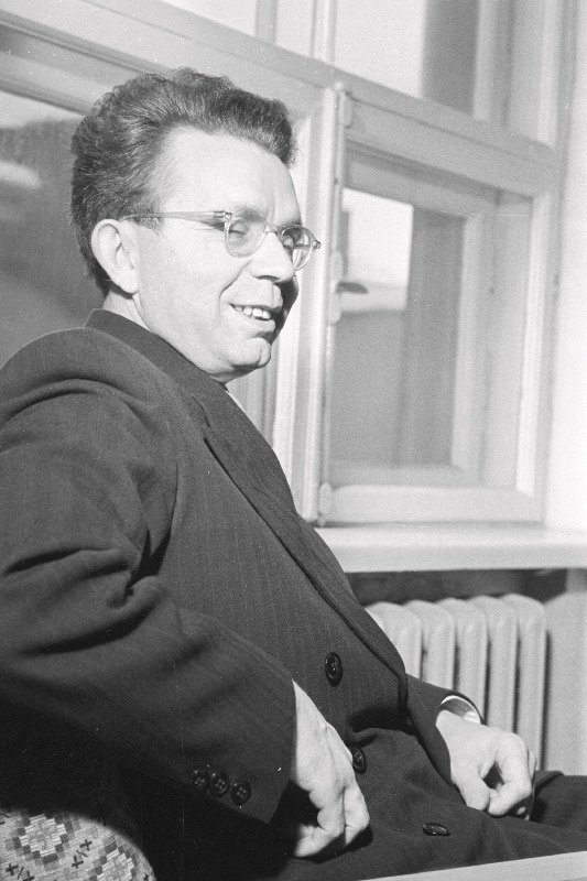 Eesti NSV Ministrite Nõukogu j.a. Kõrgema ja Kesk-Erihariduse Komitee esimees M. Pesti.