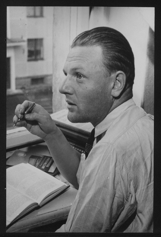 Tallinn-Väike jaama eesrindlik järelvaataja Johannes Tuubel.