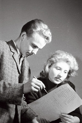 Tallinna Raadiotehnilise Tehase noortöölised Silvia Bankhoff ja Jüri Tammann.  duplicate photo