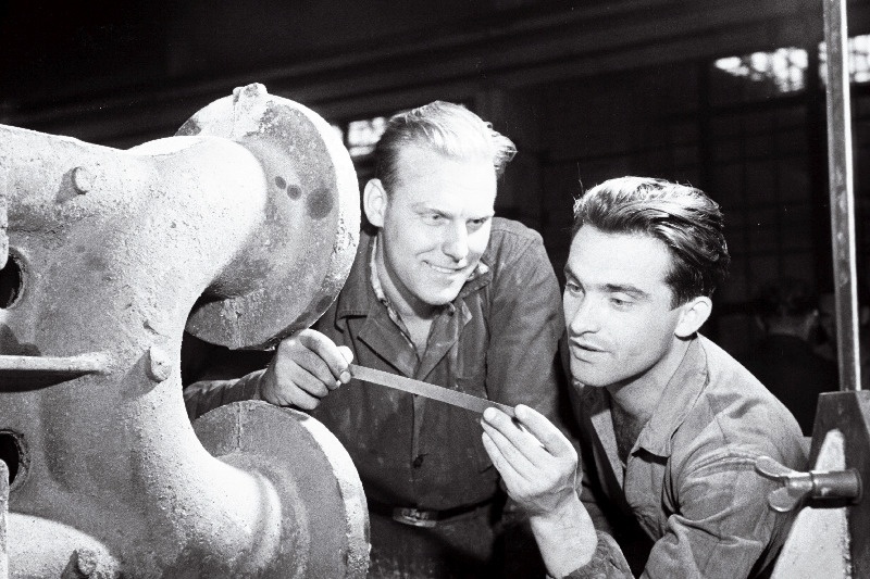 Tallinna Masinatehase kommunistid, komministliku töö eesrindlased (vasakult) Roland Metsar ja Aleksei Šutov.